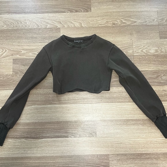 Sexy Long Sleeved Crop Top - Picture 1 of 4